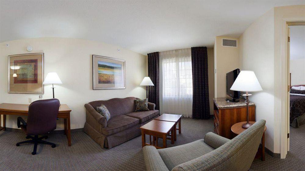 Staybridge I-80, An Ihg 3*